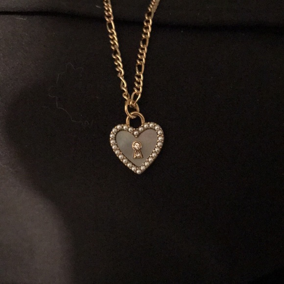 NWT Heart Necklace - Picture 5 of 7
